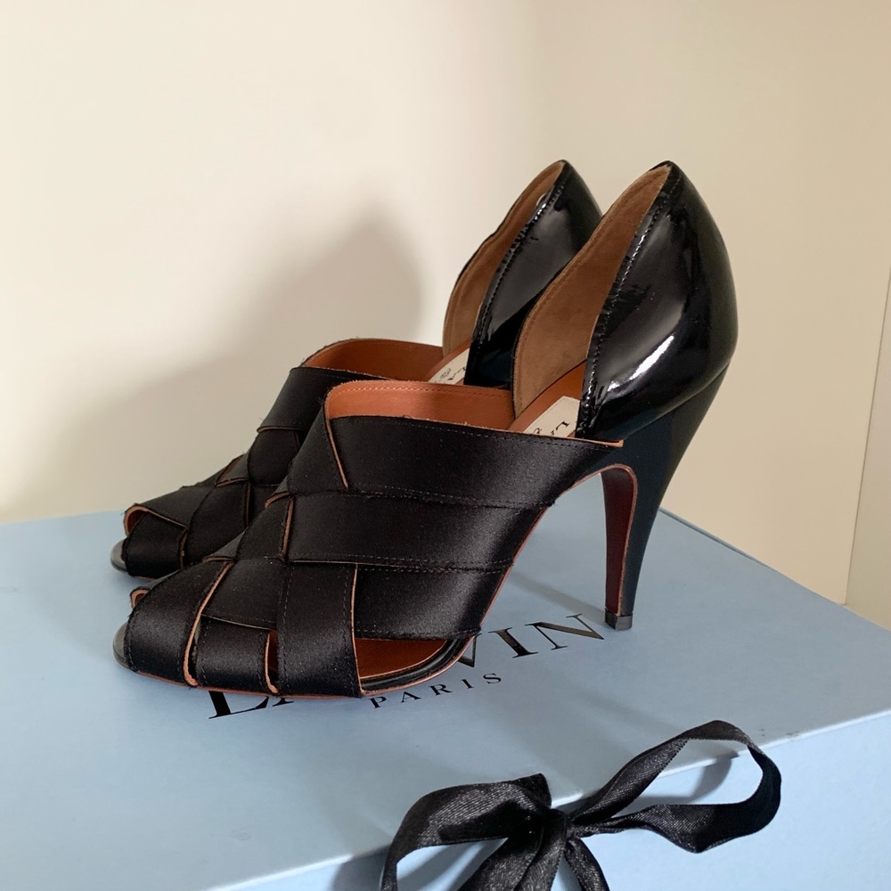 NWOT Lanvin woven satin pumps made in Italy